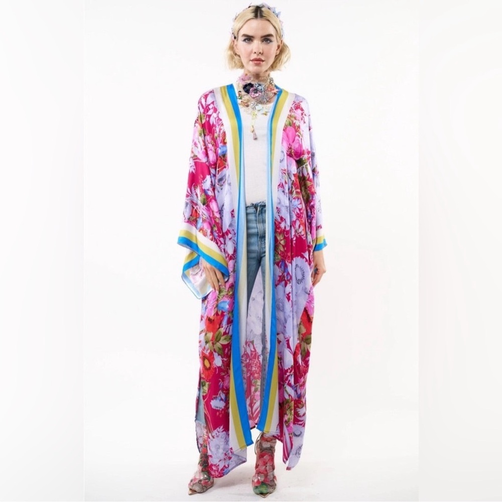 Luxury Kimono Duster, NWT, OS
$186 $224 Size: OS | Aratta
NWT